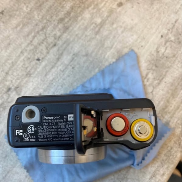 Panasonic Lumix DMC-LZ7 Digital Camera - Excellent Condition - Picture 8 of 8